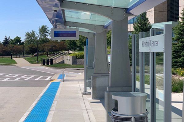 美國(guó)37寸戶外液晶條形屏