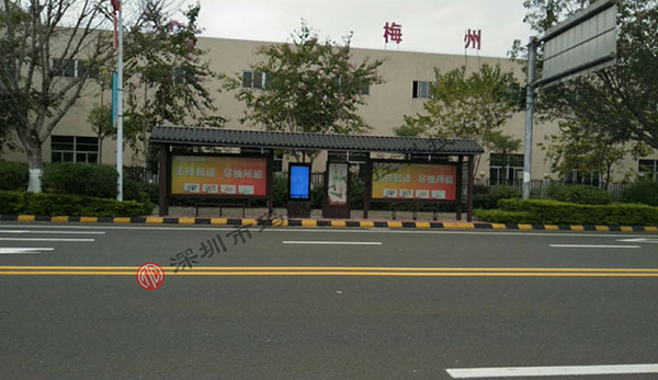 戶外lcd顯示器和LED廣告機(jī)有何區(qū)別？