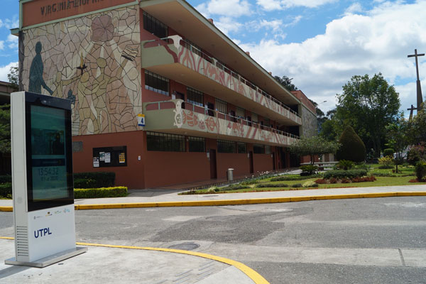 英國倫敦戶外液晶廣告機