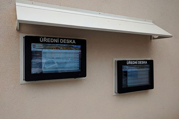 捷克蘭斯克戶外廣告機