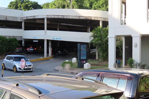 巴巴多斯65寸戶外廣告屏