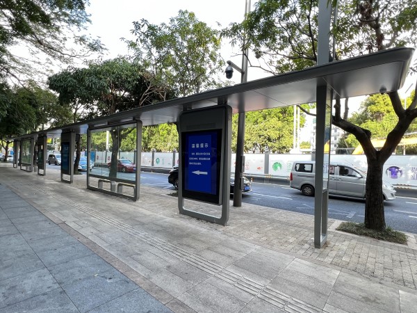 深圳電子公交站牌案例 深圳電子公交站牌案例