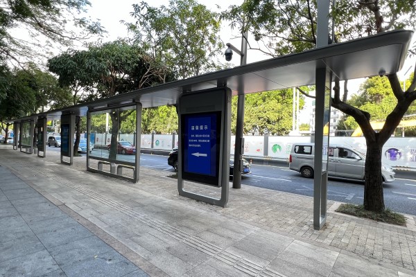 深圳崗廈北電子公交站牌