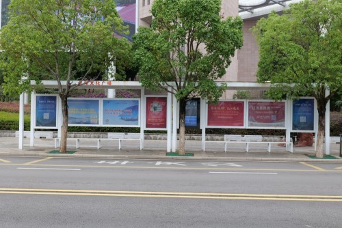 云南個(gè)舊智能公交站臺(tái)案例