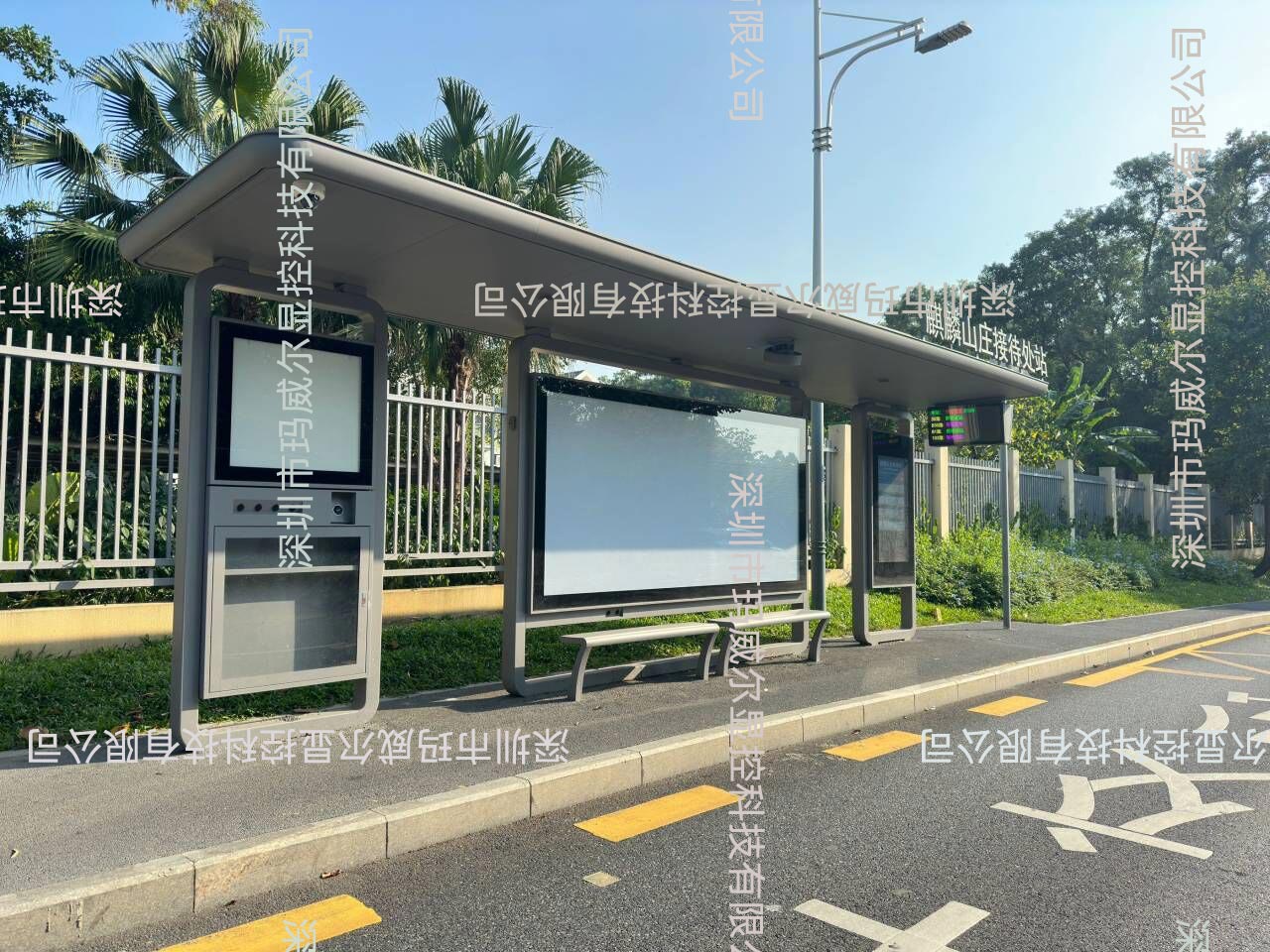 電子站牌與城市智慧交通系統(tǒng)的融合：共筑便捷出行網(wǎng)絡(luò)